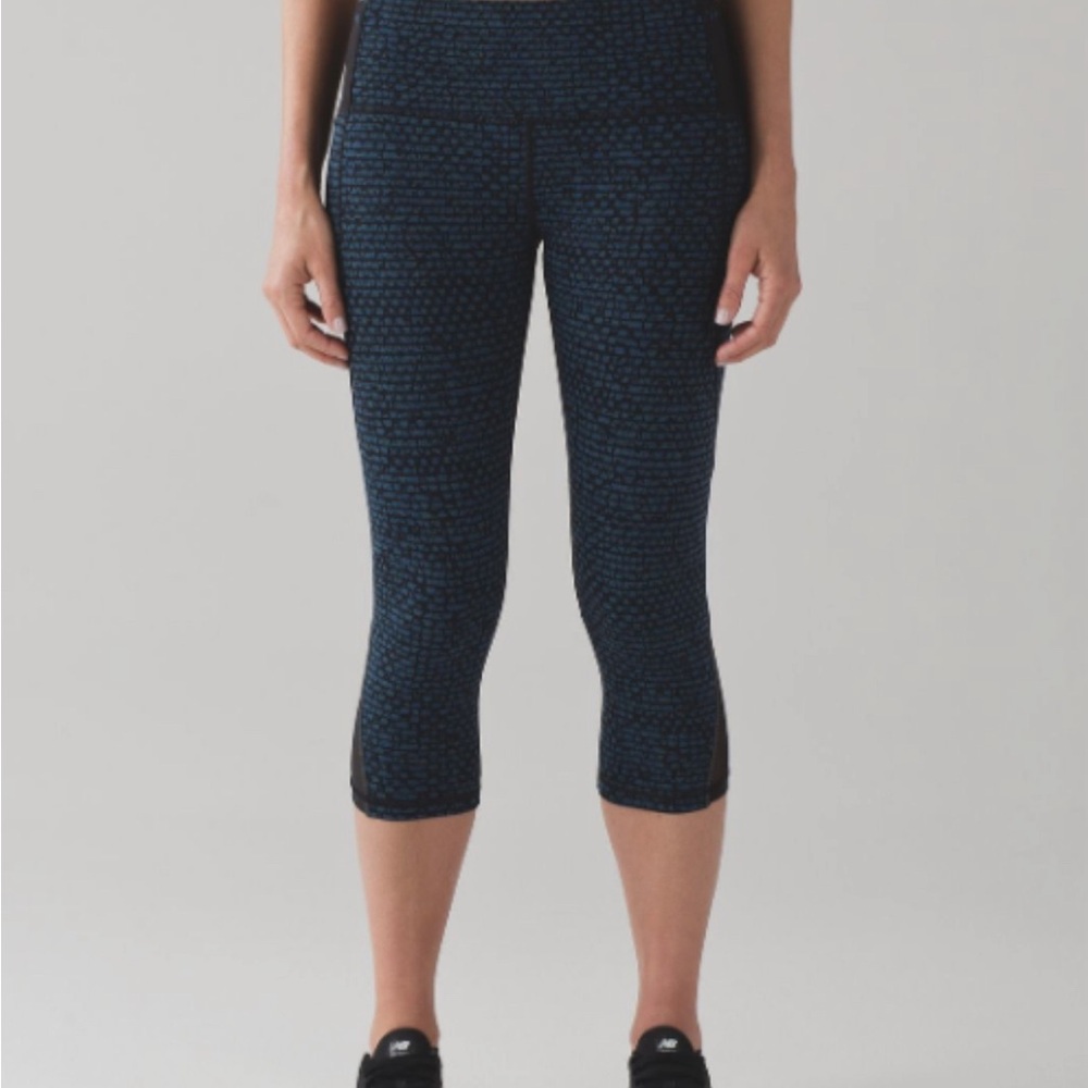 Lululemon Free Runner Crop 19" Shatter Weave Teal Capri Mid Rise Leggings